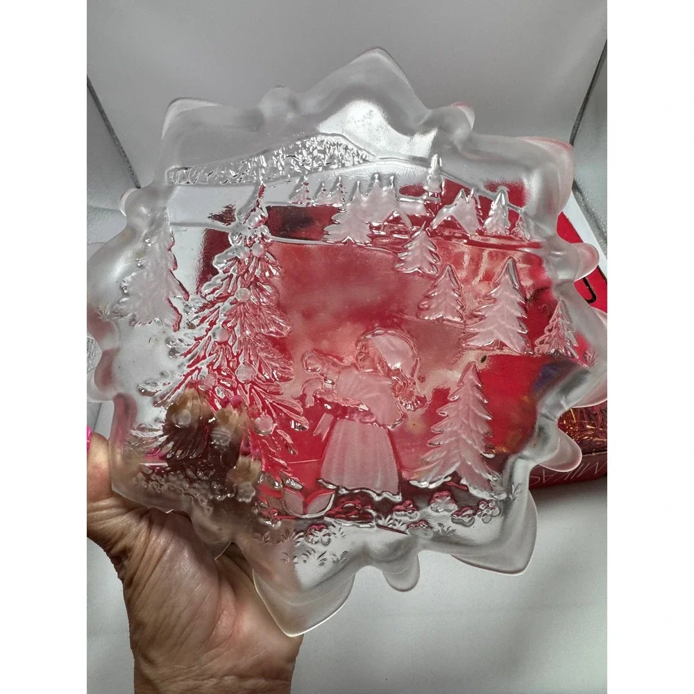 Mikasa Christmas Story Bon Bon Plate SA 600/902 Frosted Glass 9.75